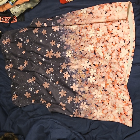 Top - Picture 2 of 4